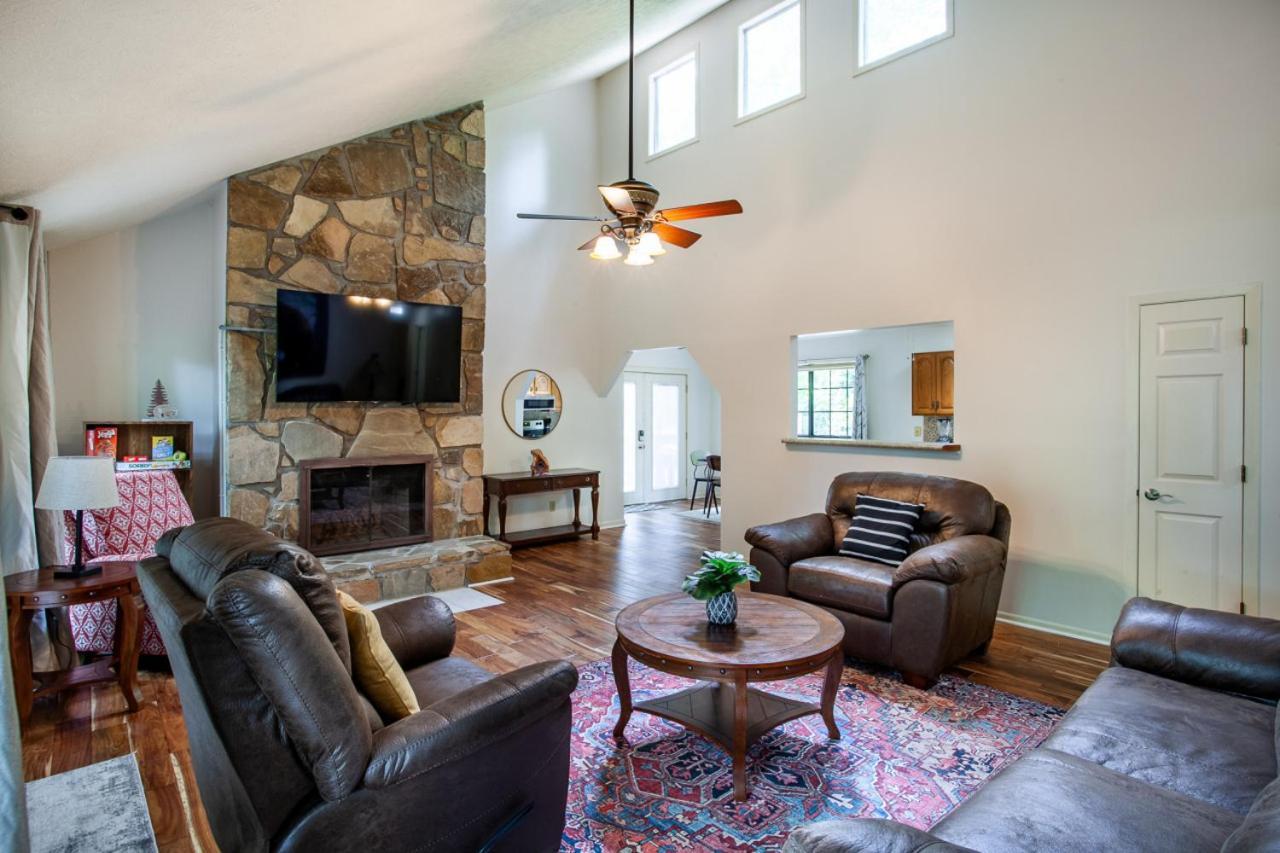 Little Cub Cottage - Mtn Views & Community Pools Gatlinburg Buitenkant foto