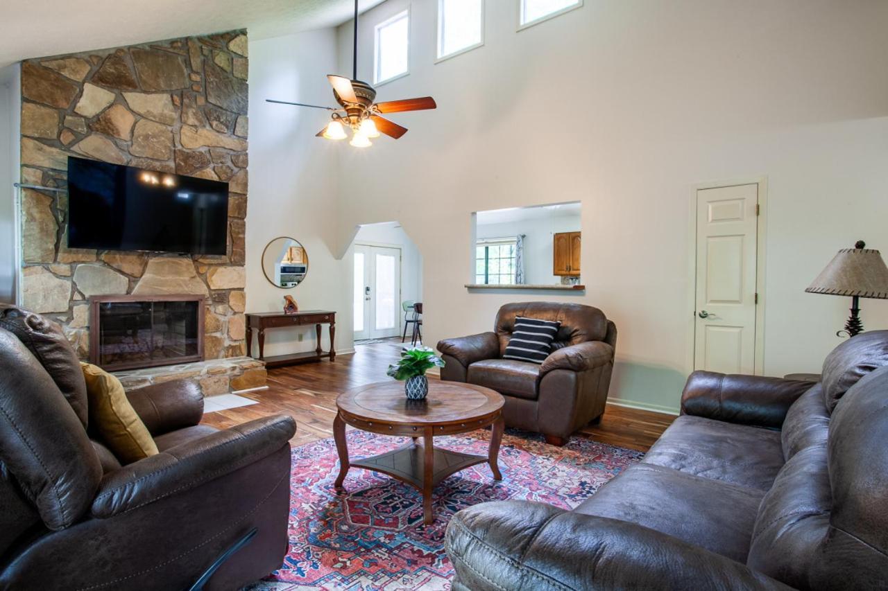 Little Cub Cottage - Mtn Views & Community Pools Gatlinburg Buitenkant foto
