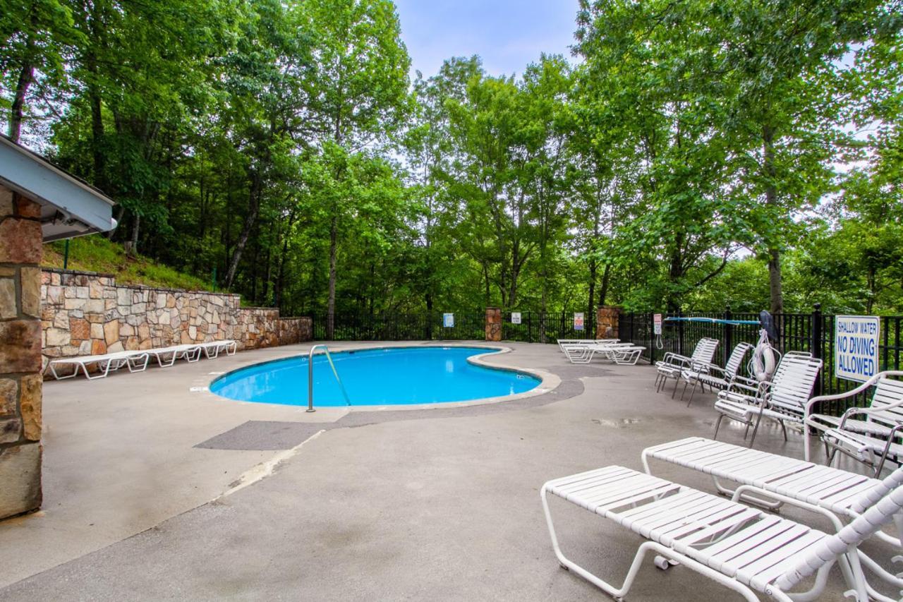Little Cub Cottage - Mtn Views & Community Pools Gatlinburg Buitenkant foto