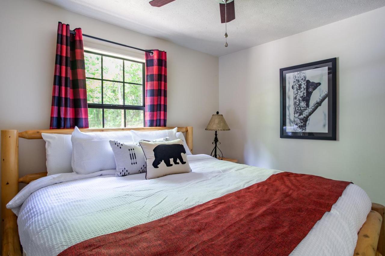 Little Cub Cottage - Mtn Views & Community Pools Gatlinburg Buitenkant foto