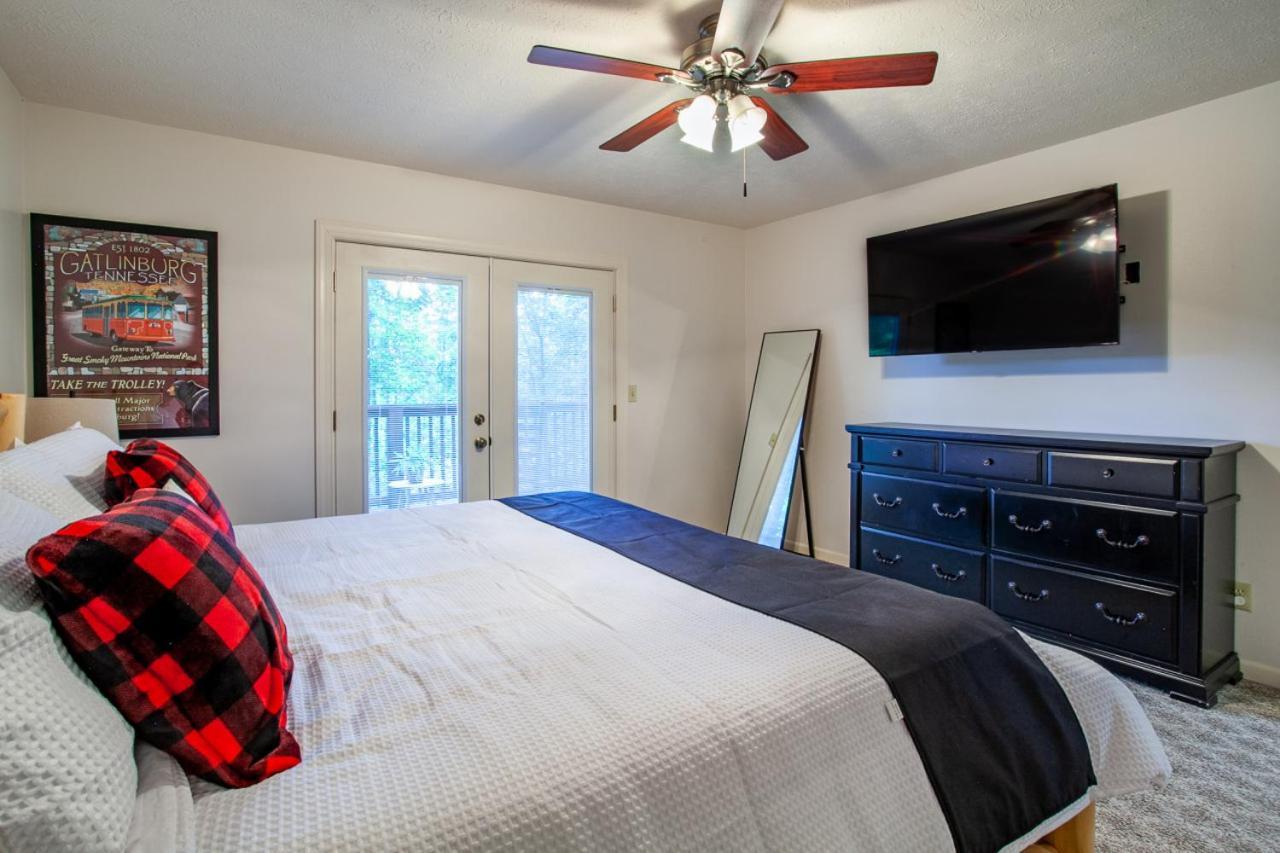 Little Cub Cottage - Mtn Views & Community Pools Gatlinburg Buitenkant foto