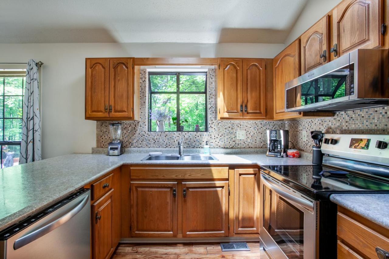 Little Cub Cottage - Mtn Views & Community Pools Gatlinburg Buitenkant foto