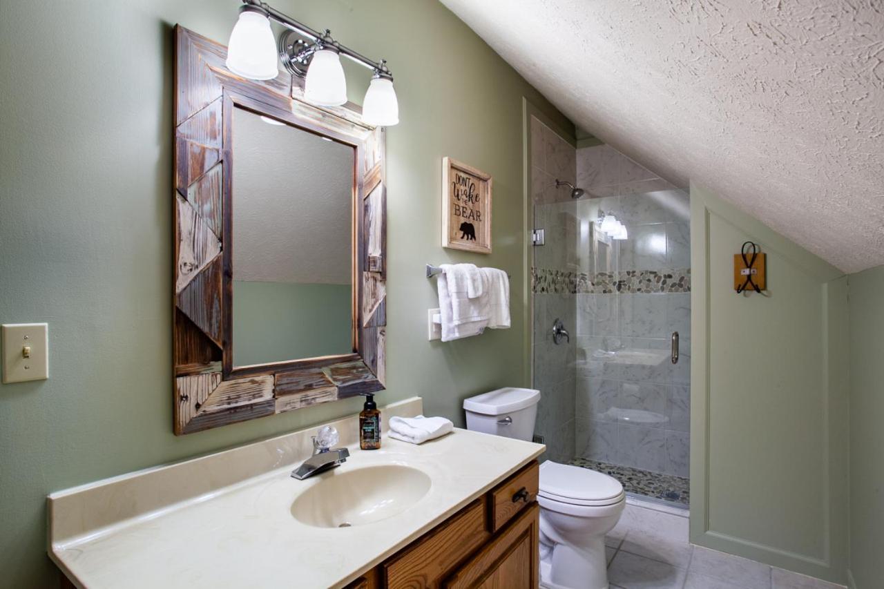 Little Cub Cottage - Mtn Views & Community Pools Gatlinburg Buitenkant foto