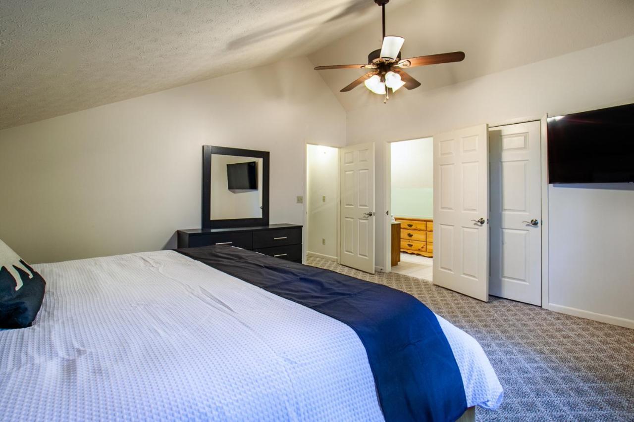 Little Cub Cottage - Mtn Views & Community Pools Gatlinburg Buitenkant foto