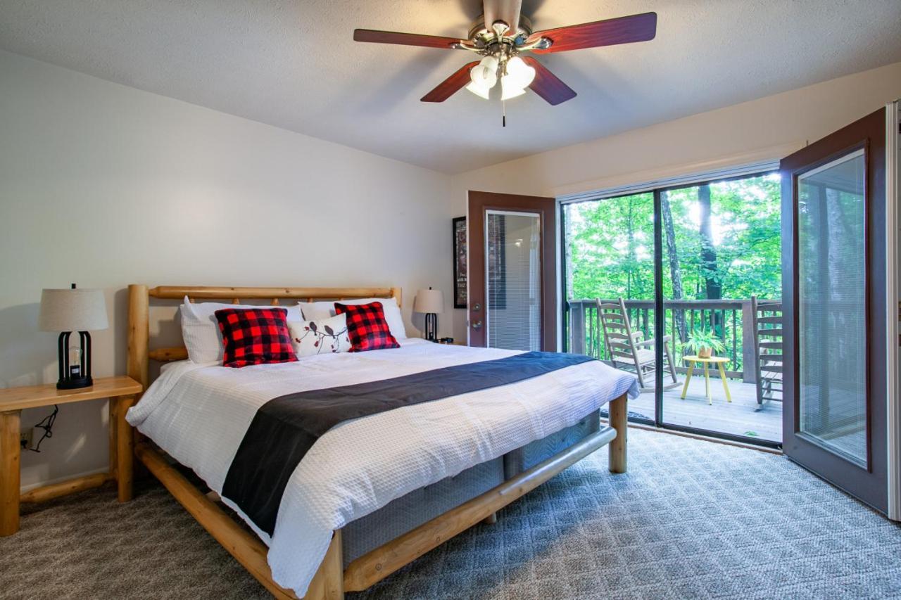 Little Cub Cottage - Mtn Views & Community Pools Gatlinburg Buitenkant foto