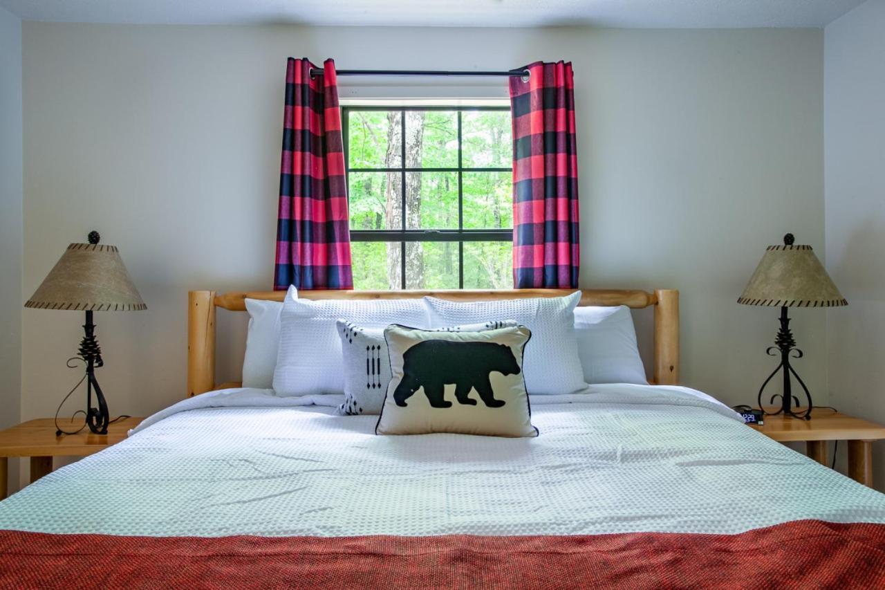 Little Cub Cottage - Mtn Views & Community Pools Gatlinburg Buitenkant foto